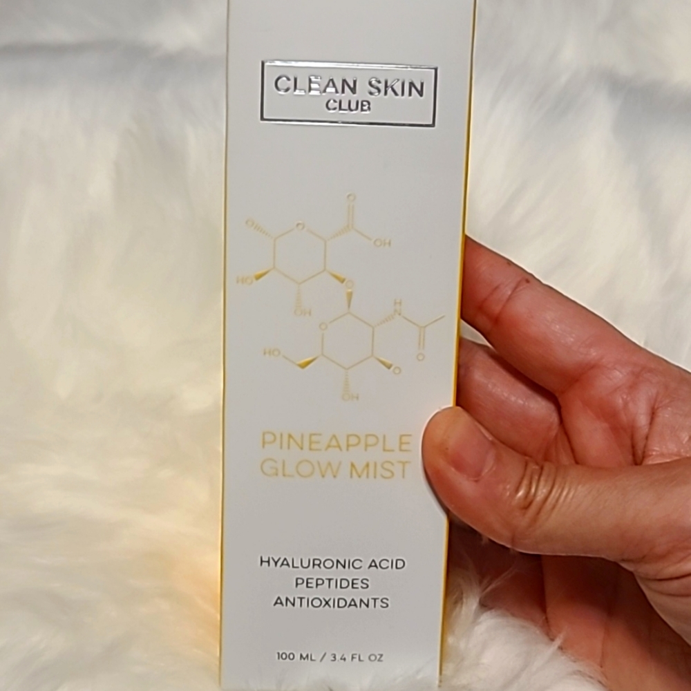 Clean Skin Club- Pineapple Glow Mist
